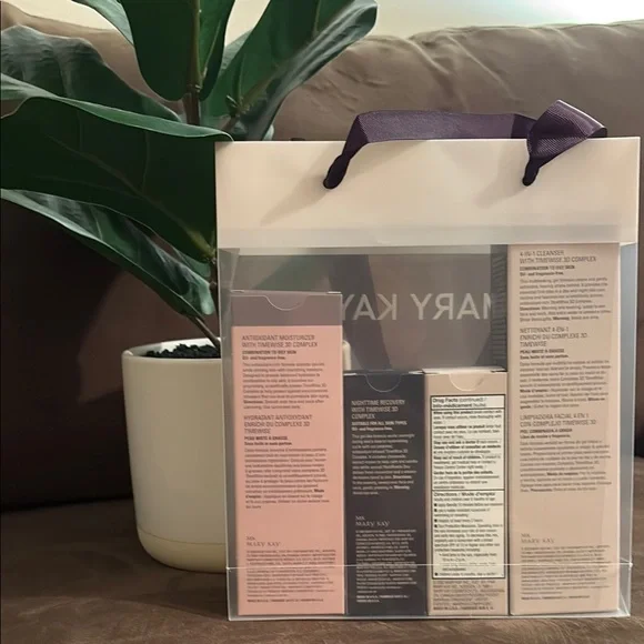 Mary Kay Timewise Miracle Skincare Set - Picture 2 of 6